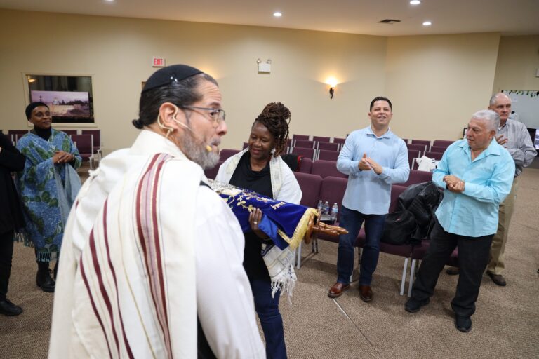 565662038_1207929391363155_3965545735513630641_n